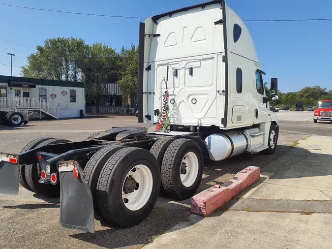 2019 FREIGHTLINER/MERCEDES CASCADIA 125