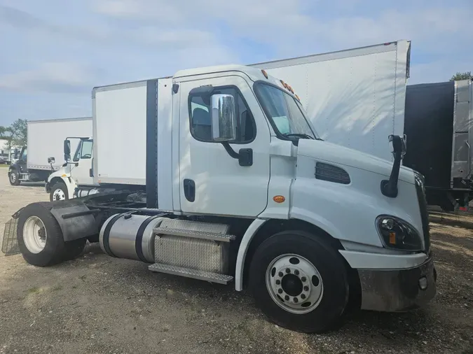 2020 FREIGHTLINER/MERCEDES CASCADIA 113