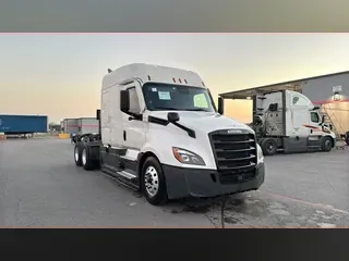 2021 Freightliner Cascadia 126