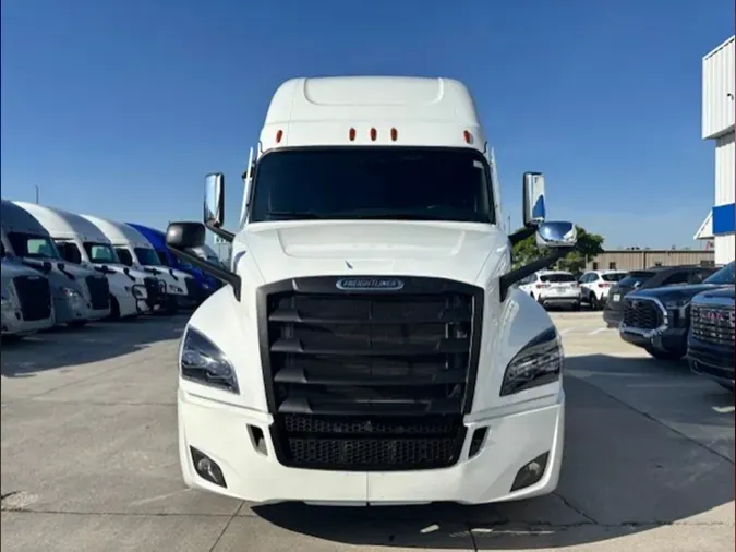 2023 Freightliner Cascadia 126