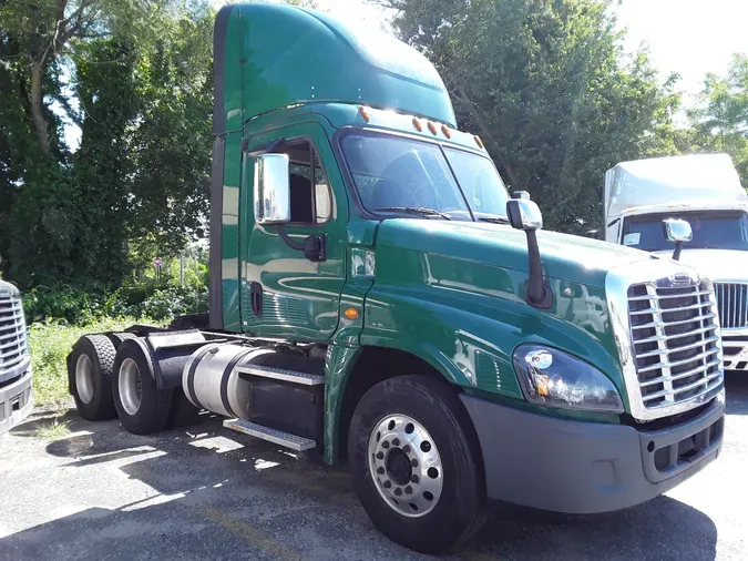 2017 FREIGHTLINER/MERCEDES CASCADIA 125