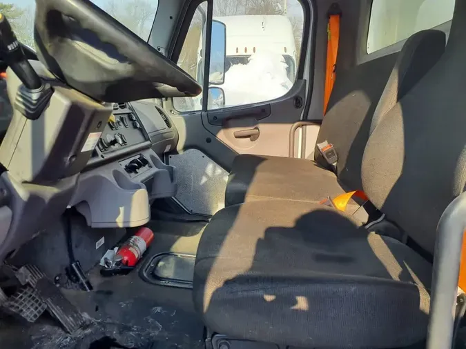 2021 FREIGHTLINER/MERCEDES M2 106b563ec7aae97f8a7411560dd175eca91