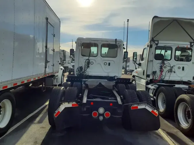 2019 FREIGHTLINER/MERCEDES CASCADIA 125