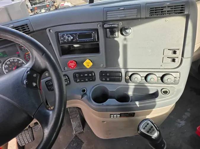 2019 FREIGHTLINER/MERCEDES CASCADIA 125b56460e4e3ced23ea148f8916689dcf0