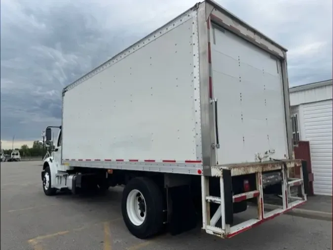 2019 FREIGHTLINER M2 106