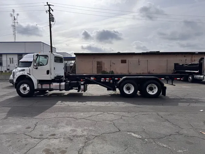 2018 Freightliner Business Class M2 106