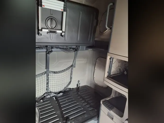 2020 FREIGHTLINER/MERCEDES CASCADIA 125