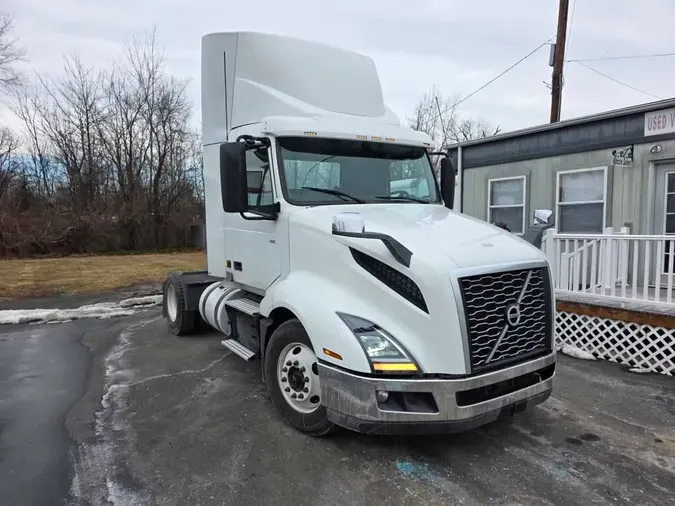2019 VOLVO VNL42T 300