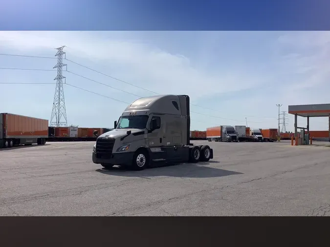 2025 Freightliner Cascadia 126