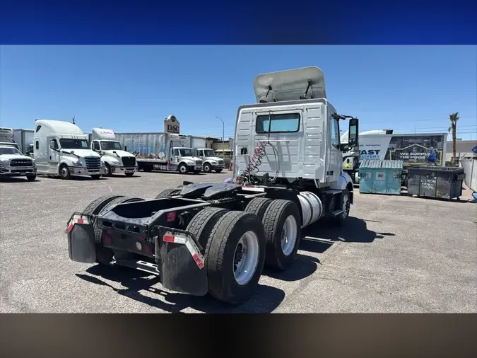 2019 VOLVO VNL64T-300