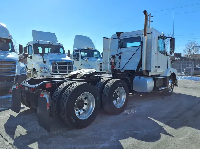 2017 VOLVO VNL64TRACTOR