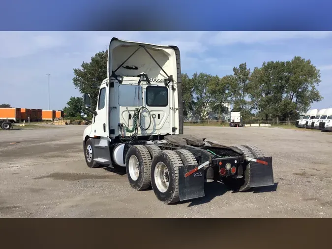 2020 Freightliner Cascadia 126b57028b14116c59279b65c38be5e63c2