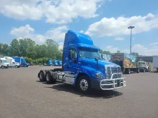 2018 FREIGHTLINER X12564ST