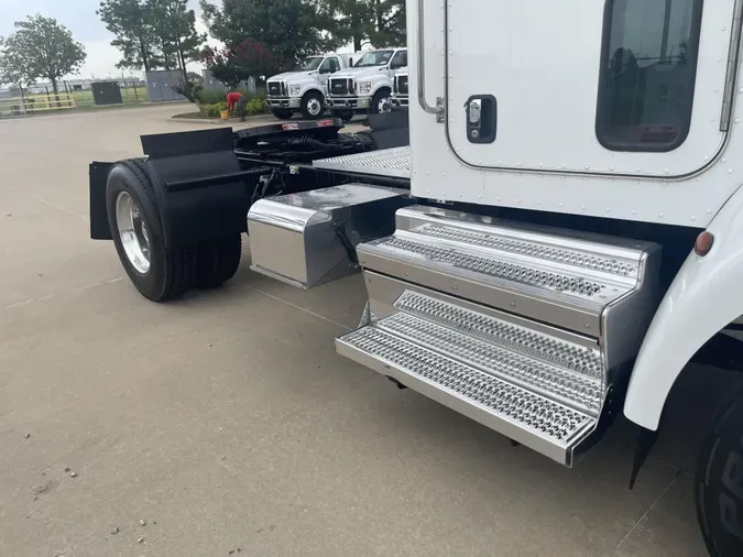 2019 Peterbilt 337