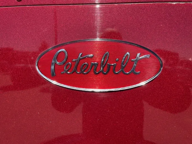2024 Peterbilt 389