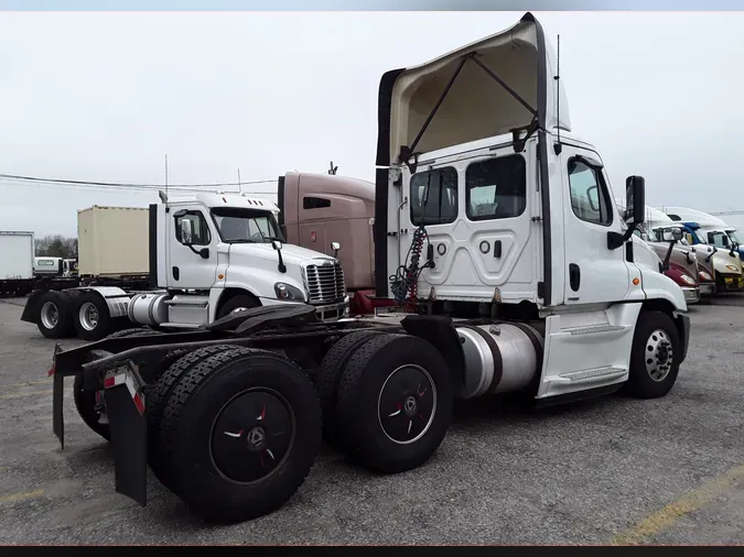 2018 FREIGHTLINER/MERCEDES CASCADIA 125