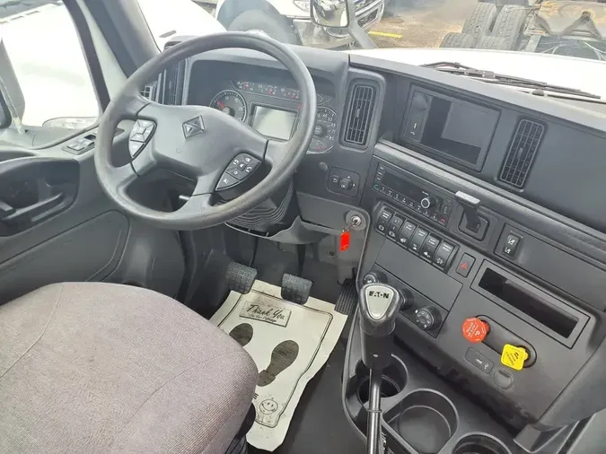 2021 NAVISTAR INTERNATIONAL LT625 DAYCAB S/A
