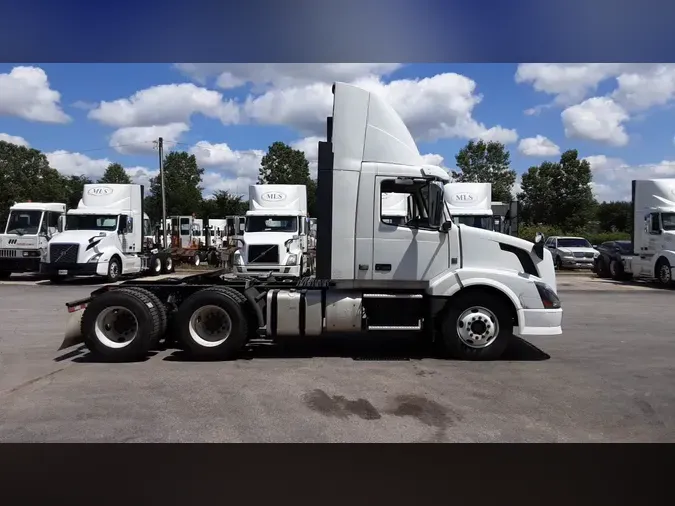 2016 Volvo VNL300