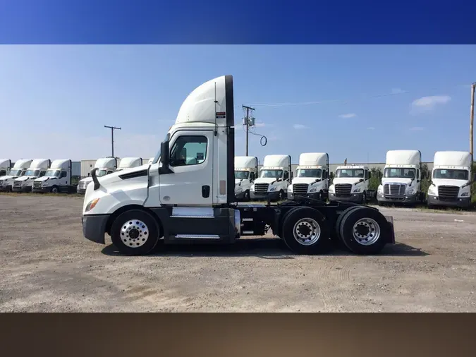 2020 Freightliner Cascadia 126