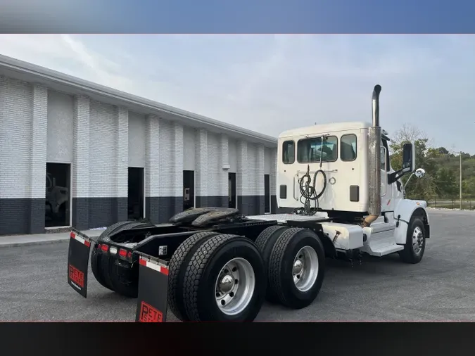 2021 Peterbilt 567