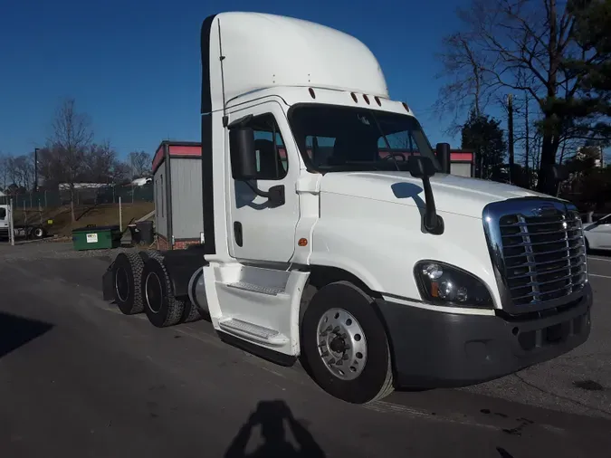 2020 FREIGHTLINER/MERCEDES CASCADIA 125