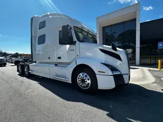 2022 Volvo VNL64T860