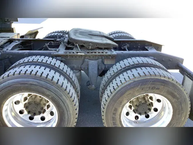 2023 Freightliner Cascadia 126b585a23c3a068c42a7122813d80a148c