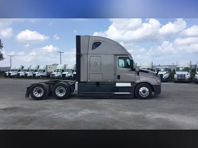 2023 Freightliner Cascadia 126