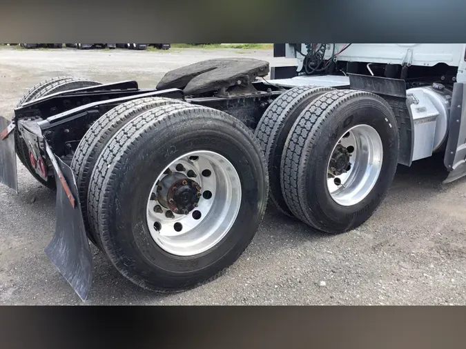 2021 Freightliner Cascadia 126
