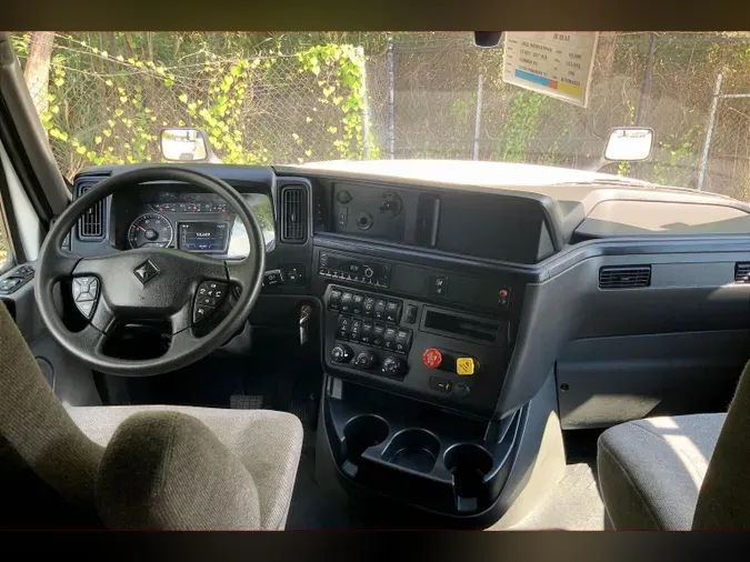 2022 INT LT625 6x4