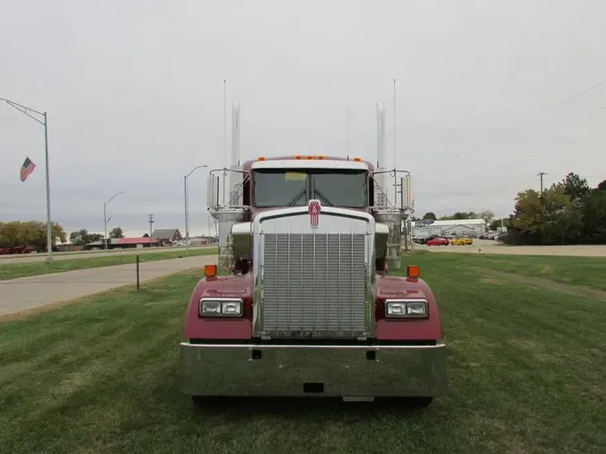 2026 Kenworth W900L