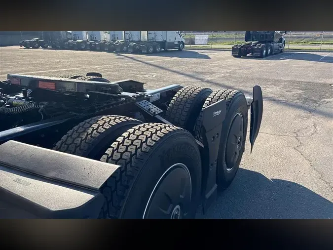 2022 FREIGHTLINER CA126