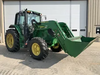 2019 John Deere 6110M