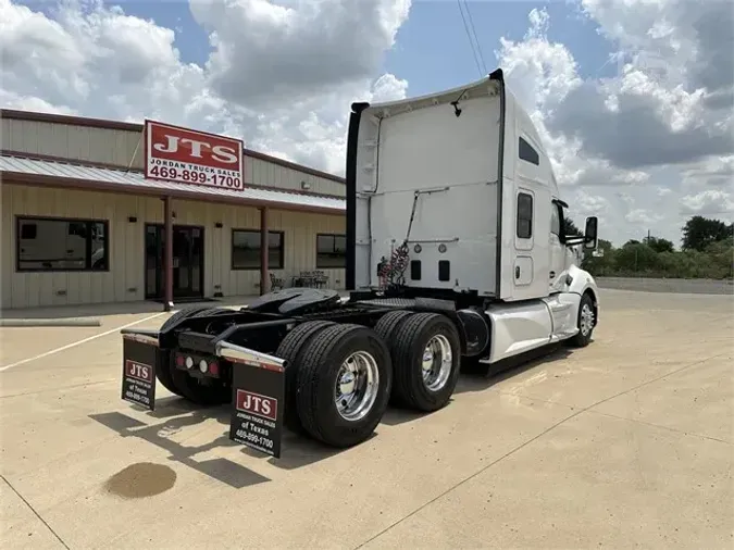 2022 KENWORTH T680