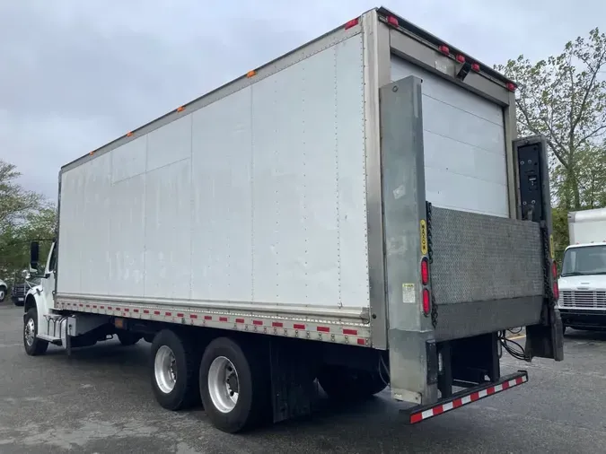 2017 FREIGHTLINER/MERCEDES M2 106