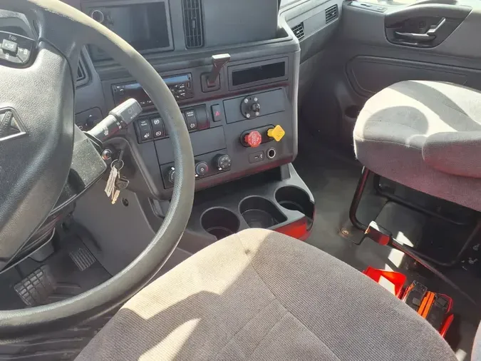 2018 NAVISTAR INTERNATIONAL RH613 DAYCAB T/A