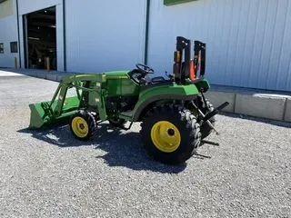2019 John Deere 2032R