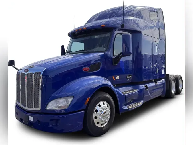 2022 Peterbilt 579b598edde28a9bedcf50563f6624a381c