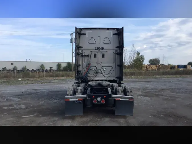 2024 Freightliner Cascadia 126