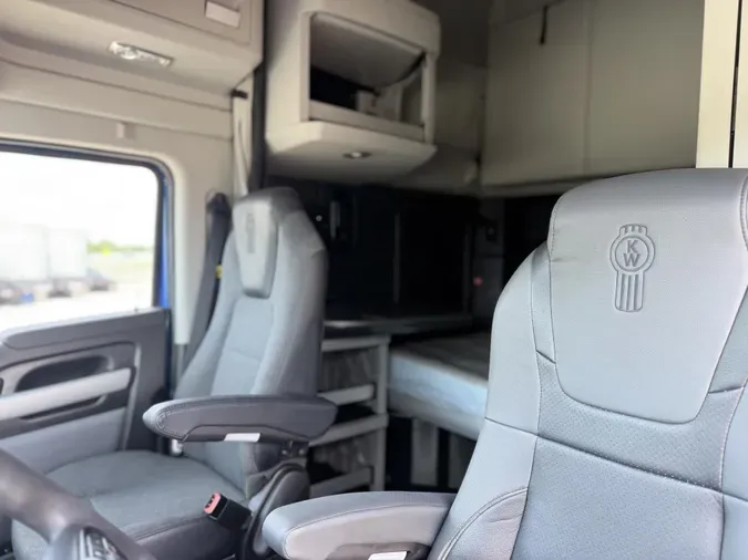 2023 Kenworth T680