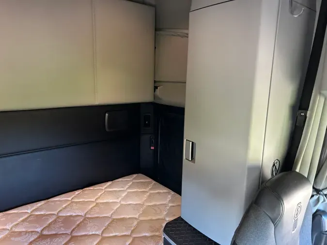 2022 Kenworth T680b5a20d7376b03a73053ebec19aa513b6