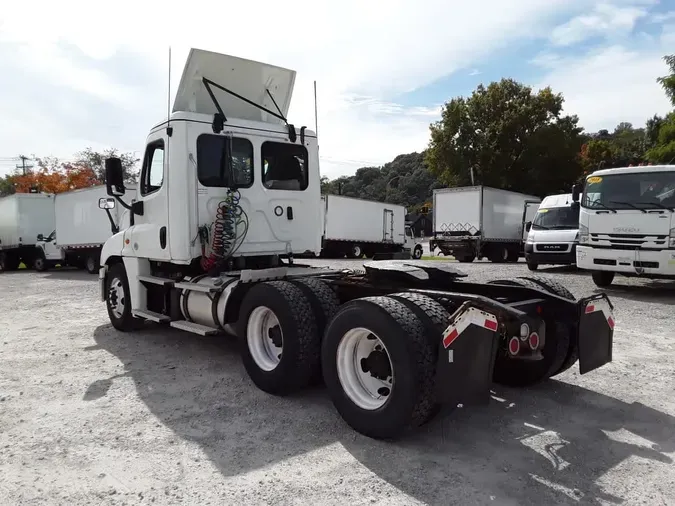 2020 FREIGHTLINER/MERCEDES CASCADIA 125