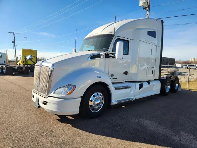 2022 Kenworth T680b5a804e2cc523cc1fe165089dacbdad1