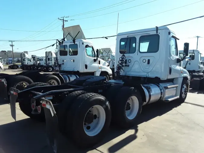 2020 FREIGHTLINER CASCADIA 125