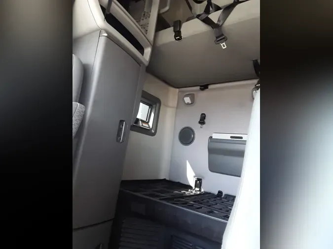 2020 VOLVO VNL64T-760
