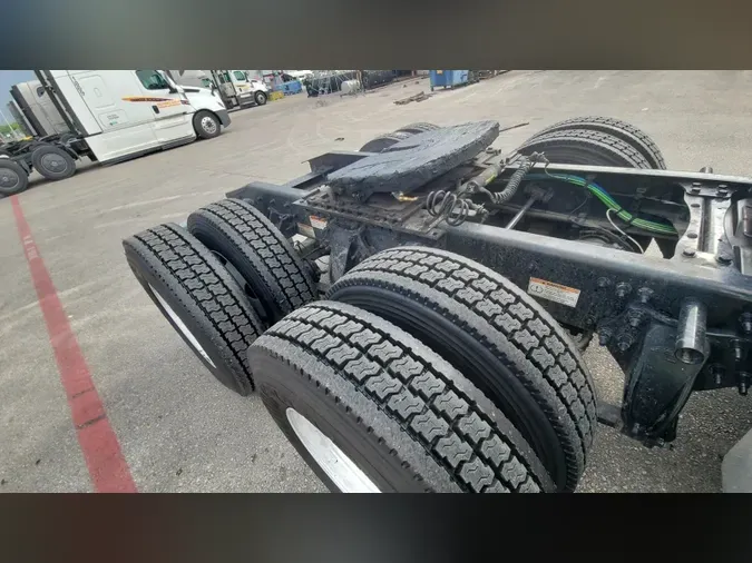 2023 Freightliner Cascadia 126