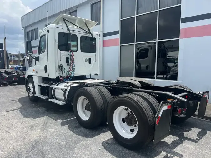 2016 FREIGHTLINER CASCADIA 125