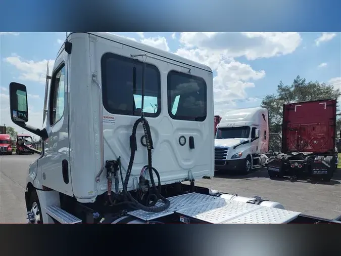 2020 FREIGHTLINER CA126b5af3ea57493bd6b645e768c92e21863