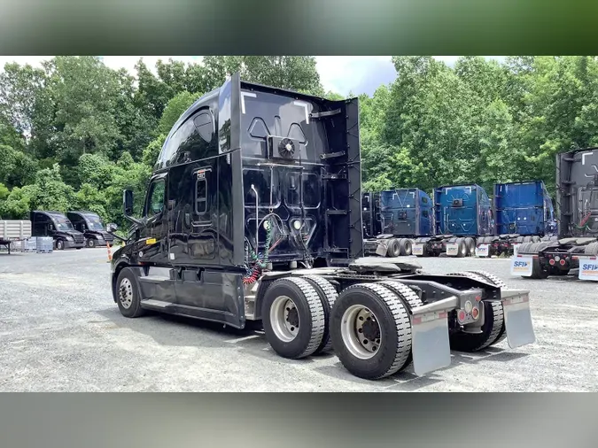 2020 Freightliner Cascadia