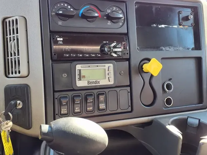 2019 NAVISTAR INTERNATIONAL 4300